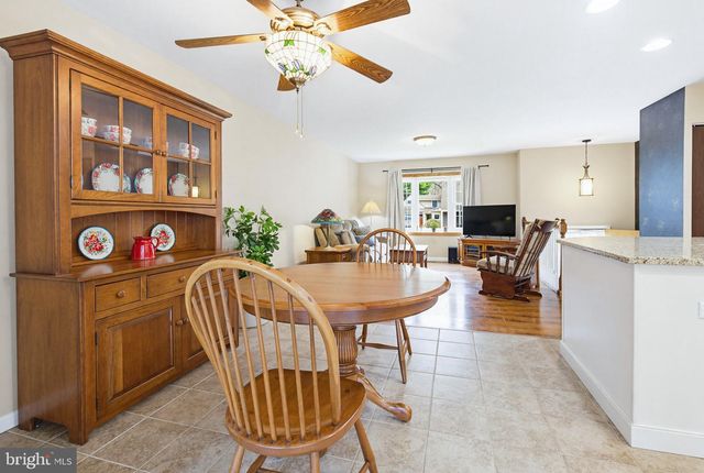 662 BEDINGTON CIR, Manheim, PA 17545