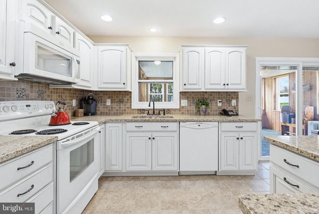 662 BEDINGTON CIR, Manheim, PA 17545