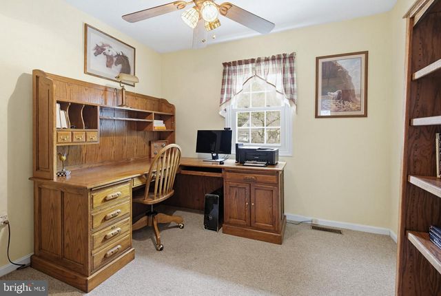 662 BEDINGTON CIR, Manheim, PA 17545