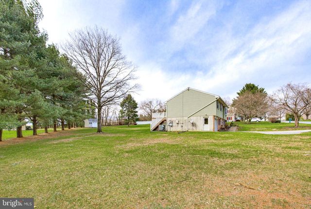 662 BEDINGTON CIR, Manheim, PA 17545