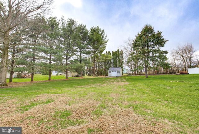 662 BEDINGTON CIR, Manheim, PA 17545