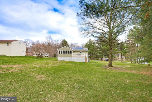 662 BEDINGTON CIR, Manheim, PA 17545