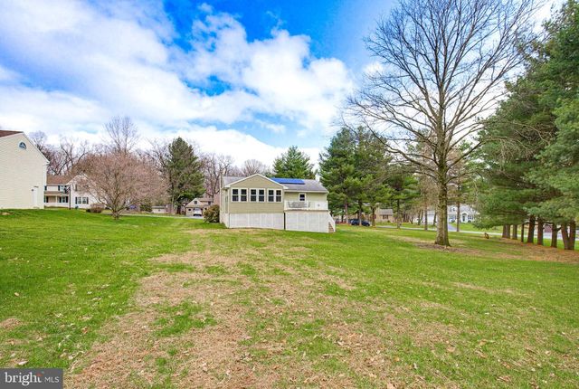 662 BEDINGTON CIR, Manheim, PA 17545