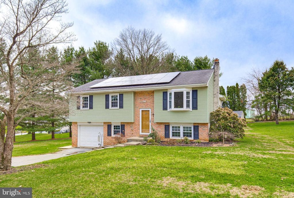 662 BEDINGTON CIR, Manheim, PA 17545