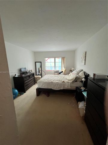 2640 NE 135th Street 312, North Miami, FL 33181