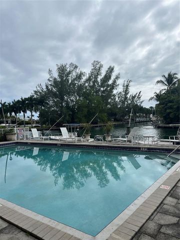 2640 NE 135th Street 312, North Miami, FL 33181
