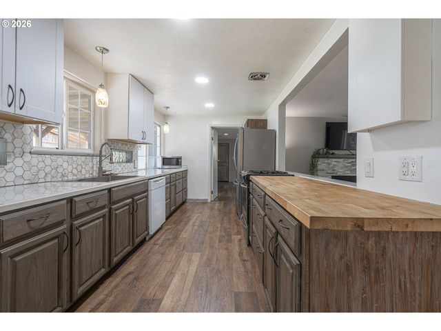 3947 STANLEY Ln, Salem, OR 97302