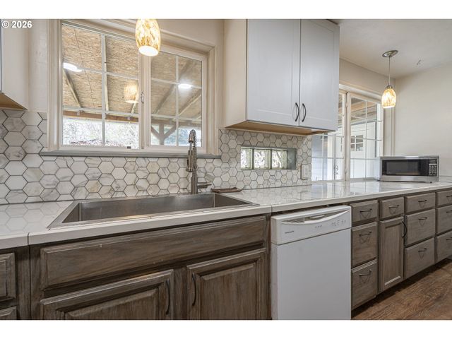 3947 STANLEY Ln, Salem, OR 97302