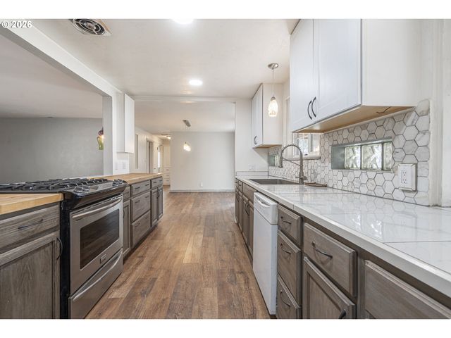 3947 STANLEY Ln, Salem, OR 97302