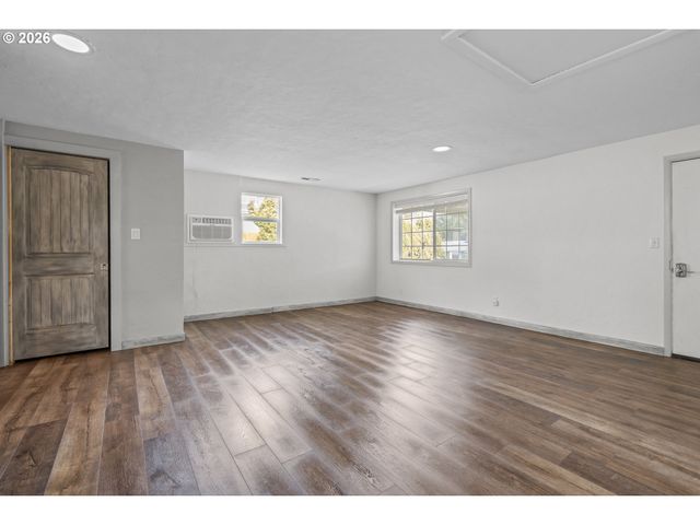 3947 STANLEY Ln, Salem, OR 97302