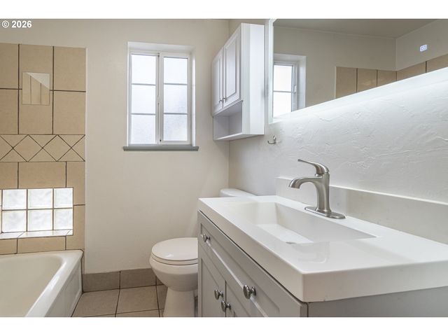 3947 STANLEY Ln, Salem, OR 97302