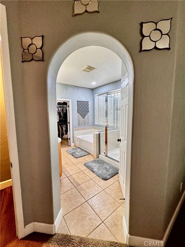 2945 W Vine, Visalia, CA 93291