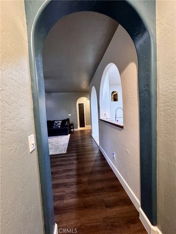 2945 W Vine, Visalia, CA 93291