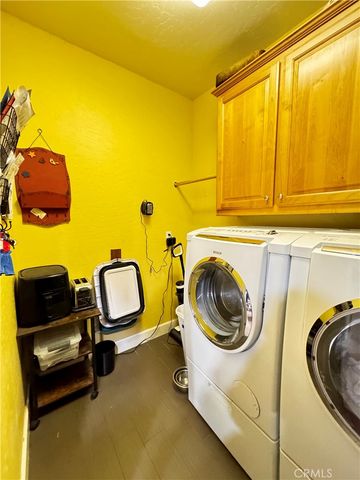 2945 W Vine, Visalia, CA 93291