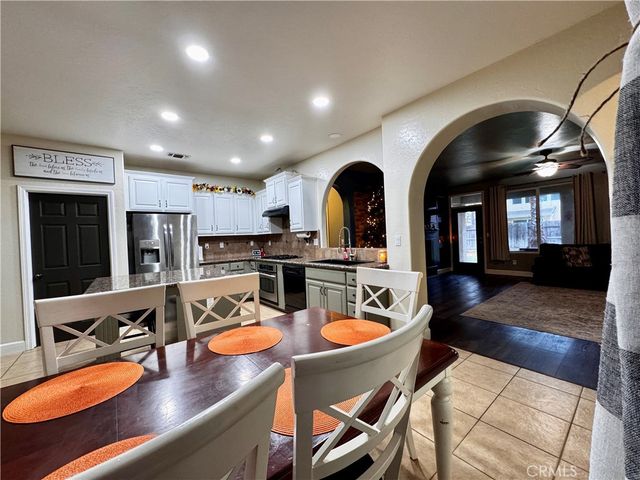 2945 W Vine, Visalia, CA 93291