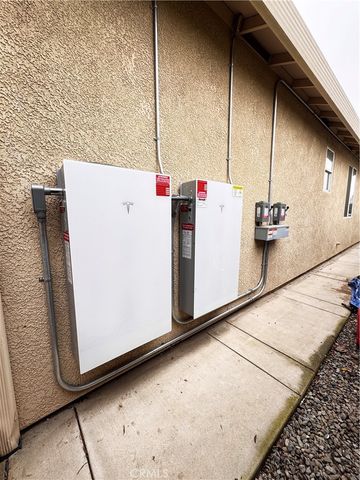 2945 W Vine, Visalia, CA 93291