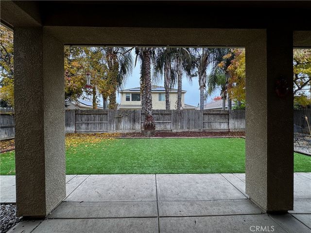 2945 W Vine, Visalia, CA 93291