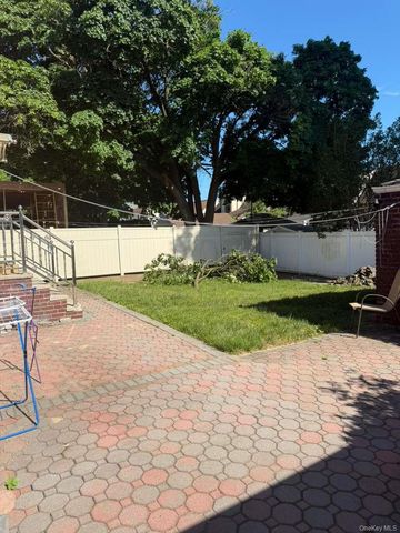 24720 136th Road, Rosedale, NY 11422
