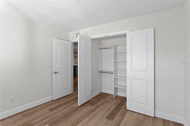 4910 BAY STREET NE 111, St Petersburg, FL 33703