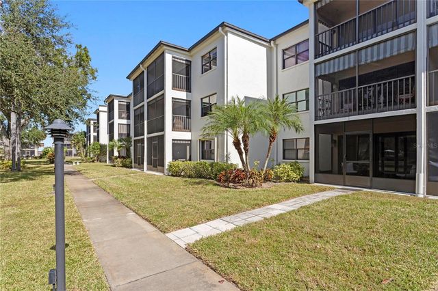 4910 BAY STREET NE 111, St Petersburg, FL 33703