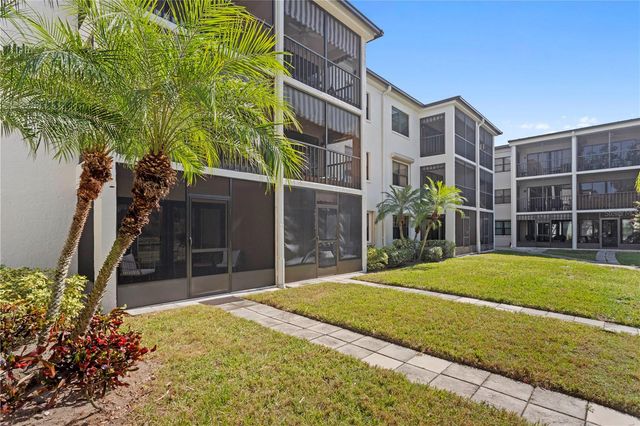4910 BAY STREET NE 111, St Petersburg, FL 33703
