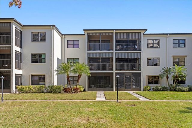 4910 BAY STREET NE 111, St Petersburg, FL 33703