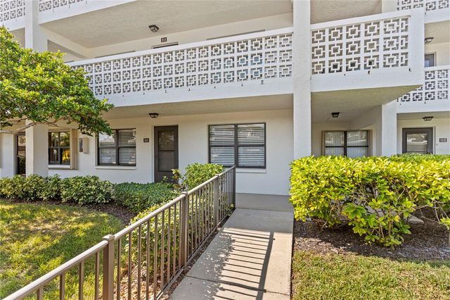 4910 BAY STREET NE 111, St Petersburg, FL 33703