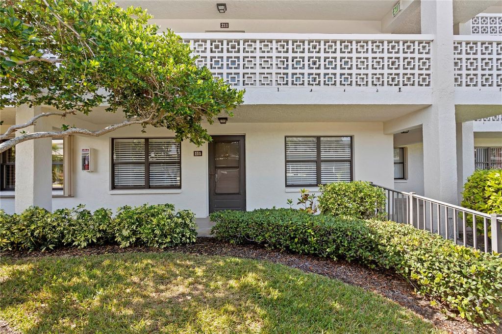 4910 BAY STREET NE 111, St Petersburg, FL 33703