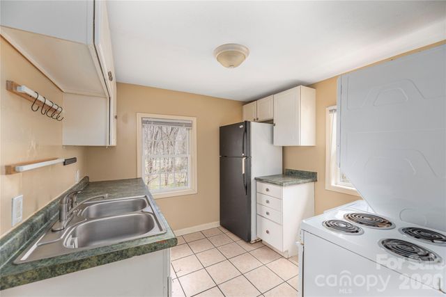 448 Sand Hill Road, Asheville, NC 28806