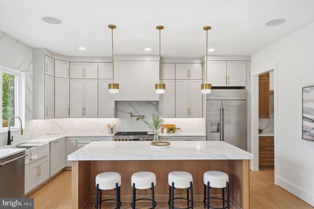 7228 ALLAN AVE, Falls Church, VA 22046