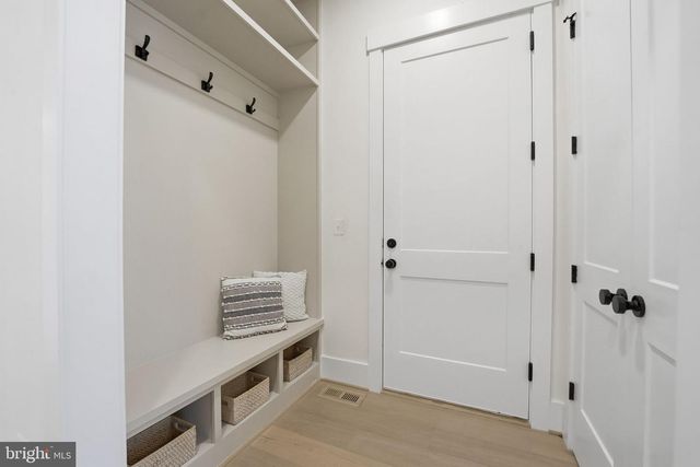 7228 ALLAN AVE, Falls Church, VA 22046