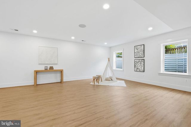 7228 ALLAN AVE, Falls Church, VA 22046