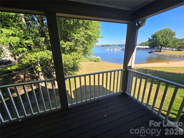 7401 Mariner Cove Drive, Cornelius, NC 28031