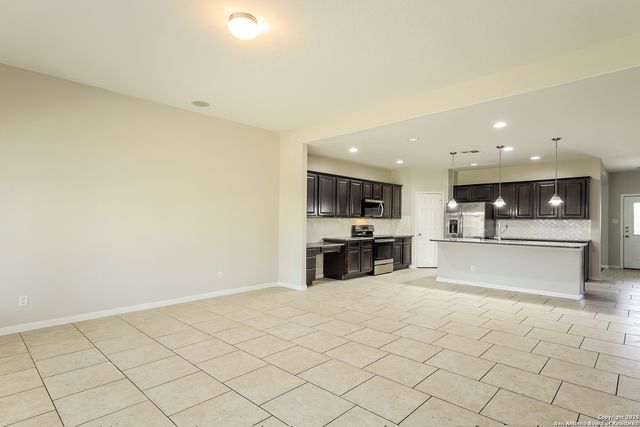 8811 Palmetto Park, Converse, TX 78109