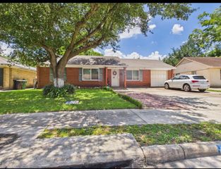 113 W Riverwood Drive, Houston, TX 77076