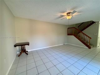 9143D SW 23rd St, Davie, FL 33324