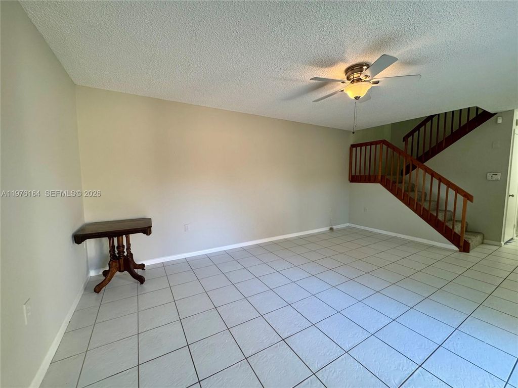 9143D SW 23rd St, Davie, FL 33324