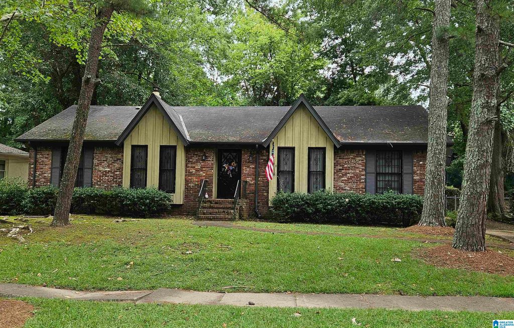 409 LEACH DRIVE, Birmingham, AL 35213