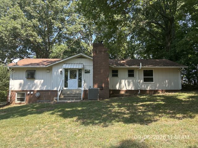 864 Tom Osborne Rd, Columbia, TN 38401