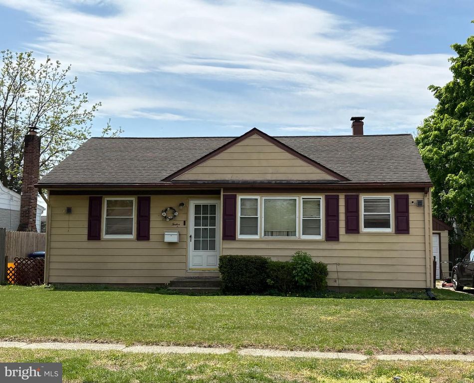 12 BELAIR AVE, Maple Shade, NJ 08052