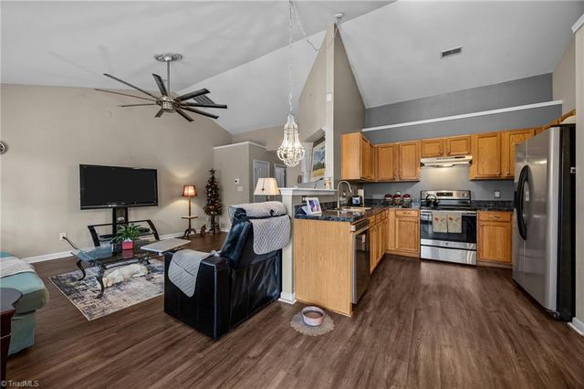 799 Avalon Springs Court, High Point, NC 27265