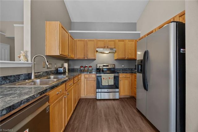 799 Avalon Springs Court, High Point, NC 27265