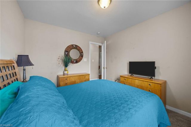 799 Avalon Springs Court, High Point, NC 27265