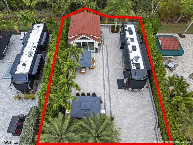 4706 Southern Breeze DR, Naples, FL 34114