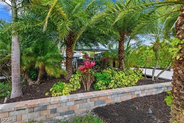 4706 Southern Breeze DR, Naples, FL 34114
