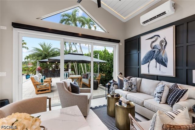 4706 Southern Breeze DR, Naples, FL 34114