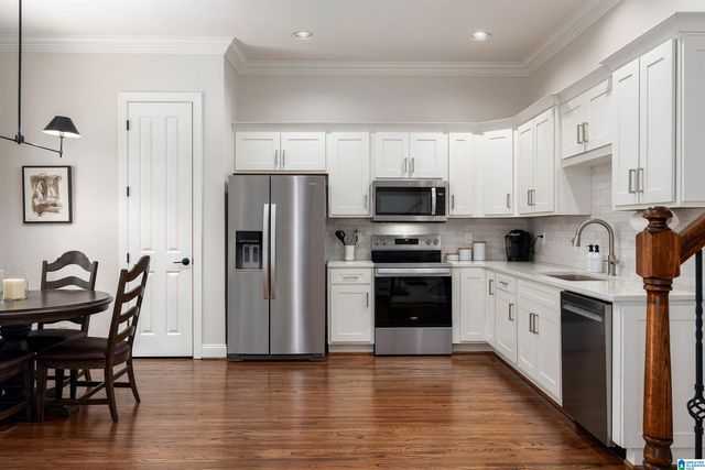 327 BARRINGTON COURT, Irondale, AL 35210