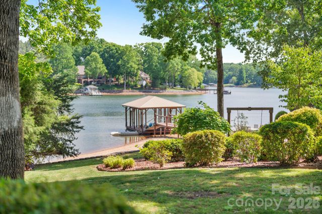450 Greenbay Road, Mooresville, NC 28117