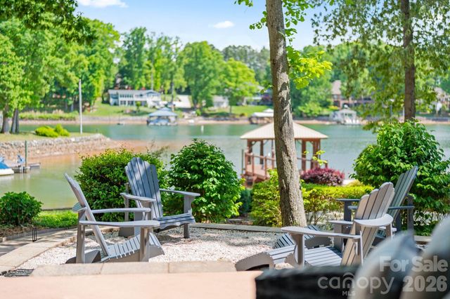 450 Greenbay Road, Mooresville, NC 28117