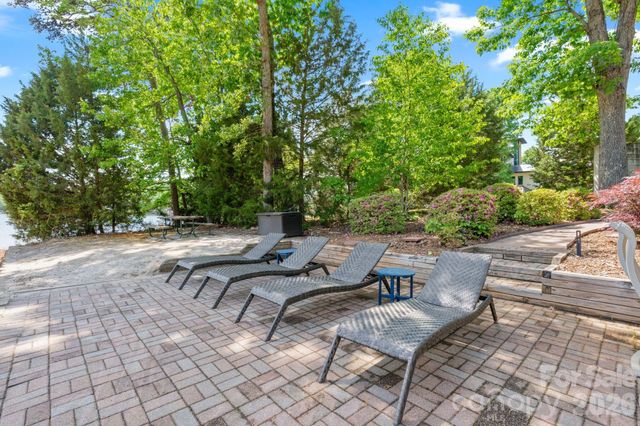450 Greenbay Road, Mooresville, NC 28117